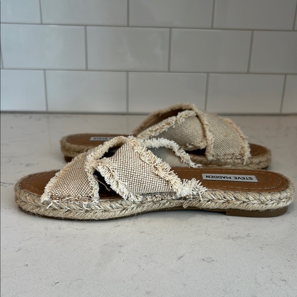 Like New - Steve Madden Women's Zelina Slide Sandals, Natural, 7 - Picture 12 of 16
